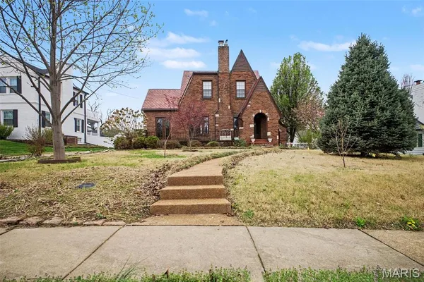 $215,000 | 400 Royal Avenue, St. Louis, MO 63135