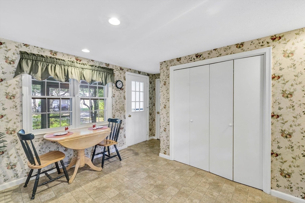 33 Swift Brook Road Yarmouth, MA 02664 - Photo 11 of 42 Gallery Image 11
