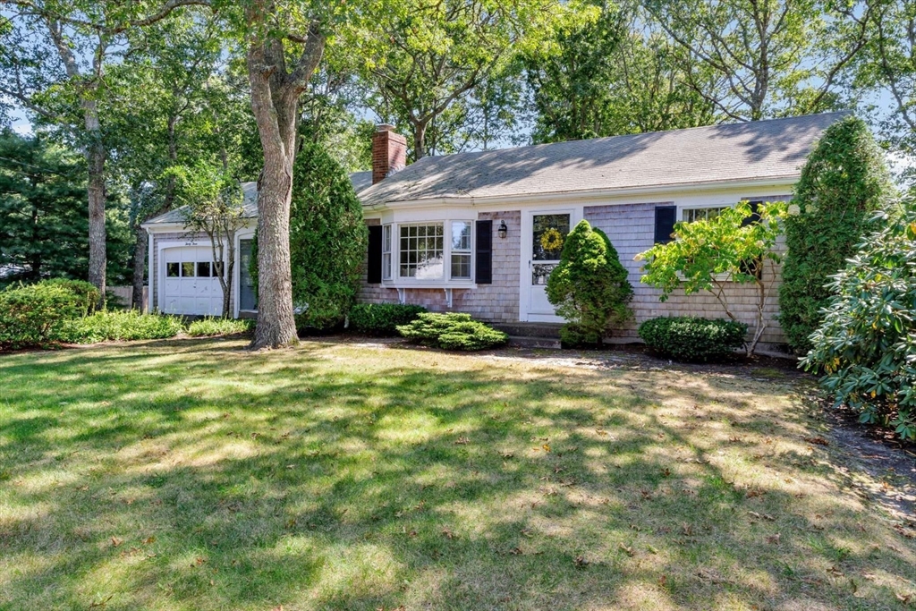 33 Swift Brook Road Yarmouth, MA 02664 - Photo 2 of 42 Gallery Image 2