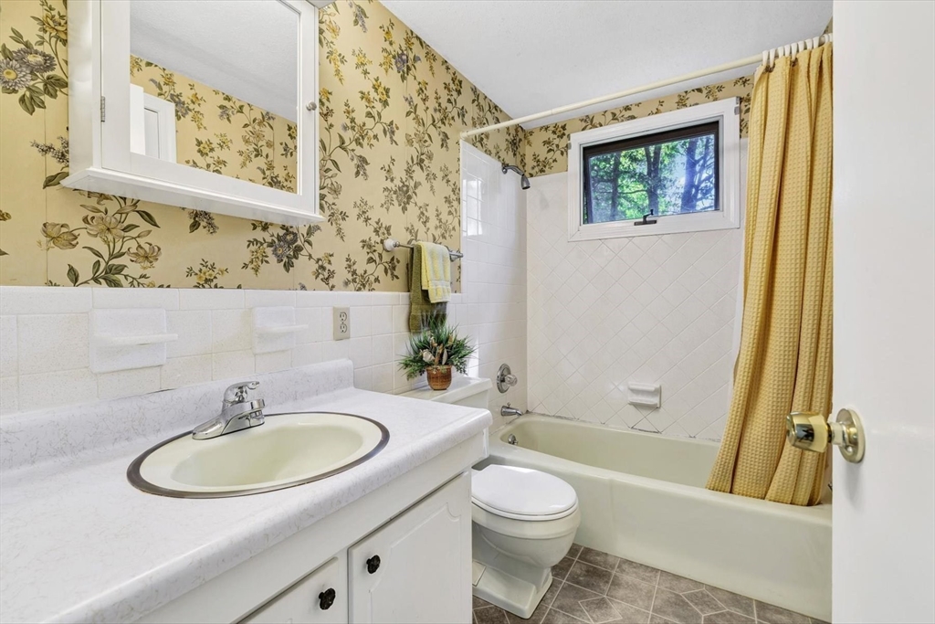 33 Swift Brook Road Yarmouth, MA 02664 - Photo 32 of 42 Gallery Image 32