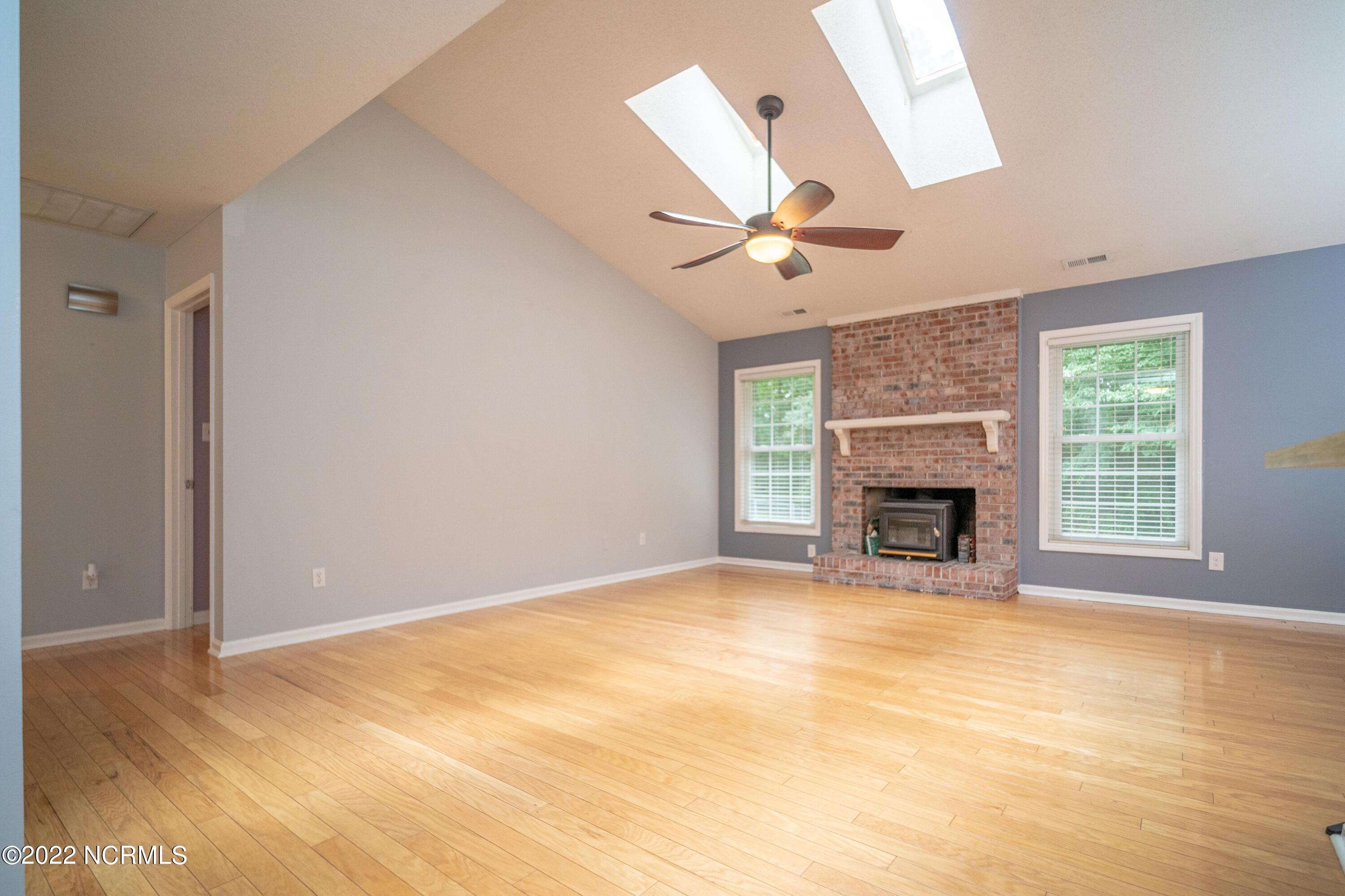 174 Raintree Circle Jacksonville, NC 28540 - Photo 6 of 38 _JLS9233-HDR