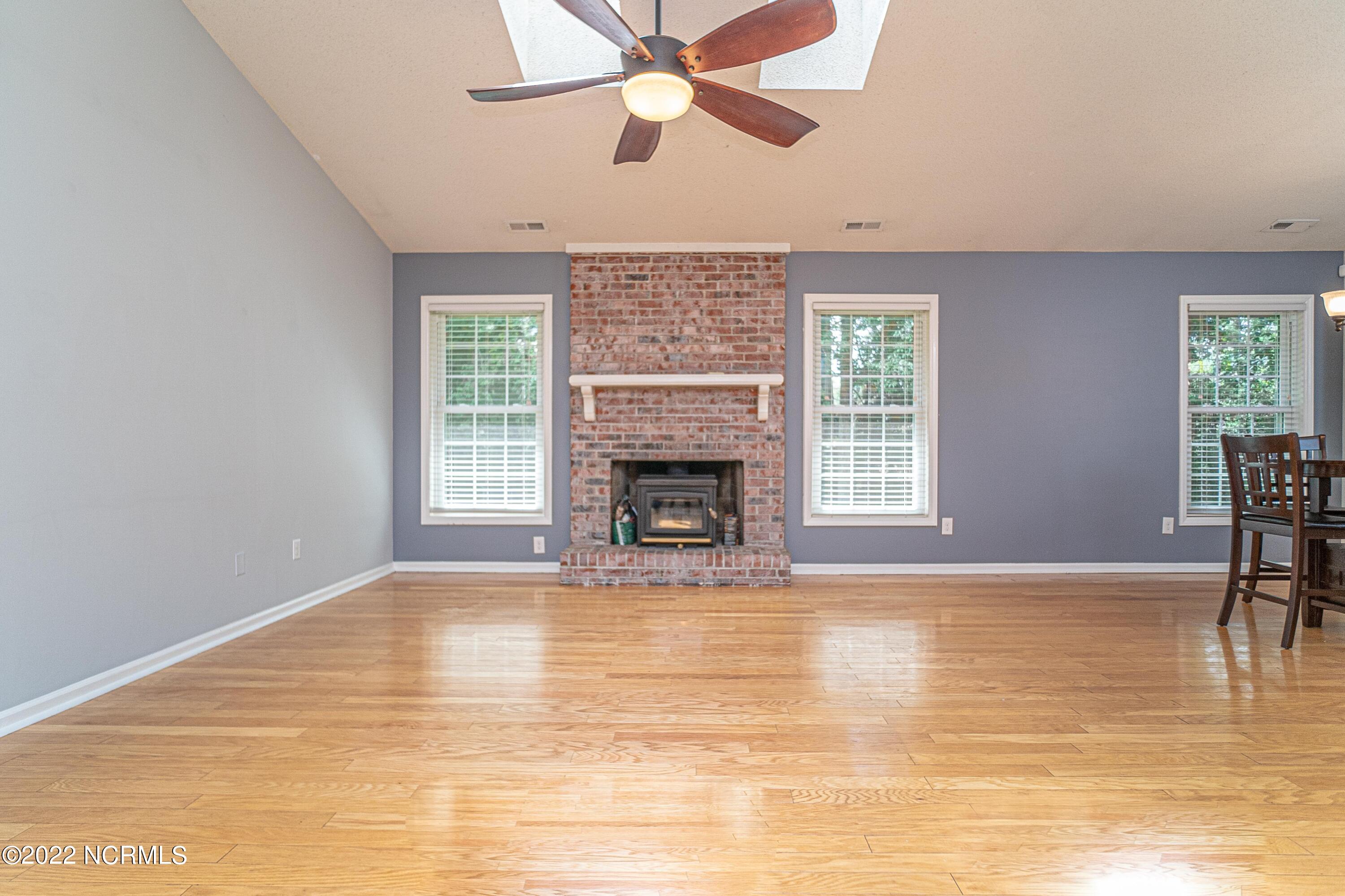 174 Raintree Circle Jacksonville, NC 28540 - Photo 9 of 38 _JLS9245-HDR