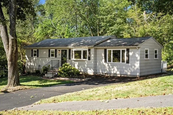 $625,000 | 32 Stratton Drive, Hudson, MA 01749