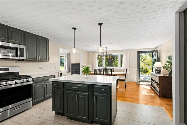 $625,000 | 32 Stratton Drive, Hudson, MA 01749