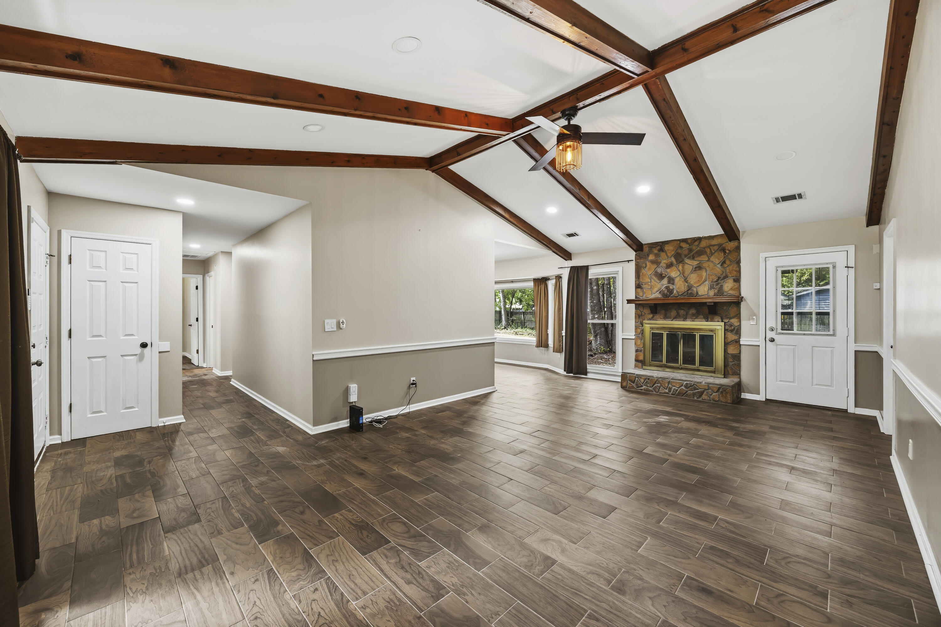 8219 North Ridgebrook Drive Charleston, SC 29420 - Photo 4 of 26 CHS_8341