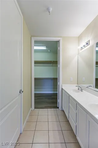 $1,575 | 32 East Serene Avenue, Unit 415, Las Vegas, NV 89123