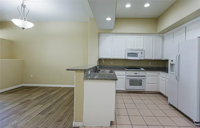 $1,575 | 32 East Serene Avenue, Unit 415, Las Vegas, NV 89123