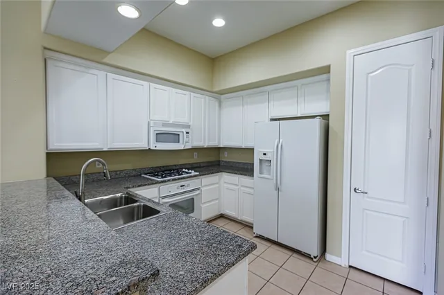$1,575 | 32 East Serene Avenue, Unit 415, Las Vegas, NV 89123