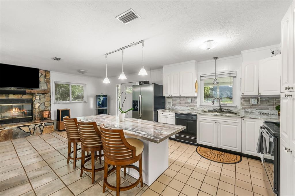 1416 Baden Powell Road Hawthorne, FL 32640 - Photo 4 of 46 Gallery Image 4