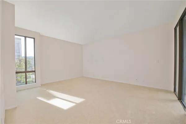 $625,000 | 5340 Yarmouth Avenue, Unit 205, Encino, CA 91316