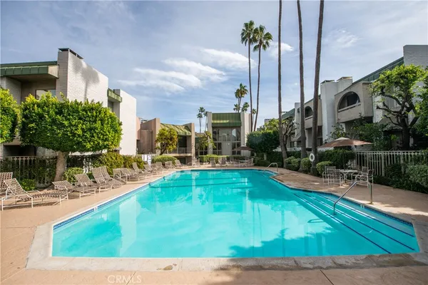 $625,000 | 5340 Yarmouth Avenue, Unit 205, Encino, CA 91316