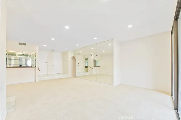 $625,000 | 5340 Yarmouth Avenue, Unit 205, Encino, CA 91316