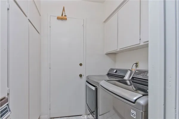$625,000 | 5340 Yarmouth Avenue, Unit 205, Encino, CA 91316