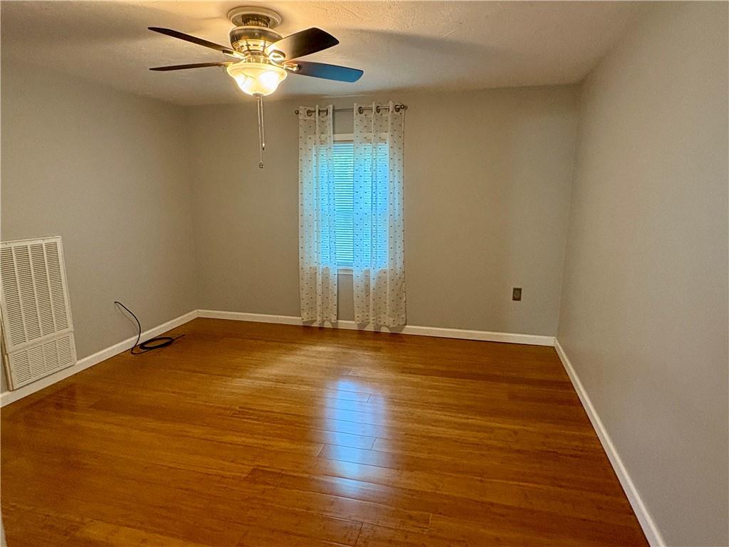 1082 Milltown Road Verona, PA 15147 - Photo 28 of 45 Empty bedroom