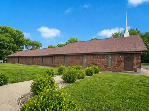 $460,000 | 1000 North 42nd Street, Mount Vernon, IL 62864