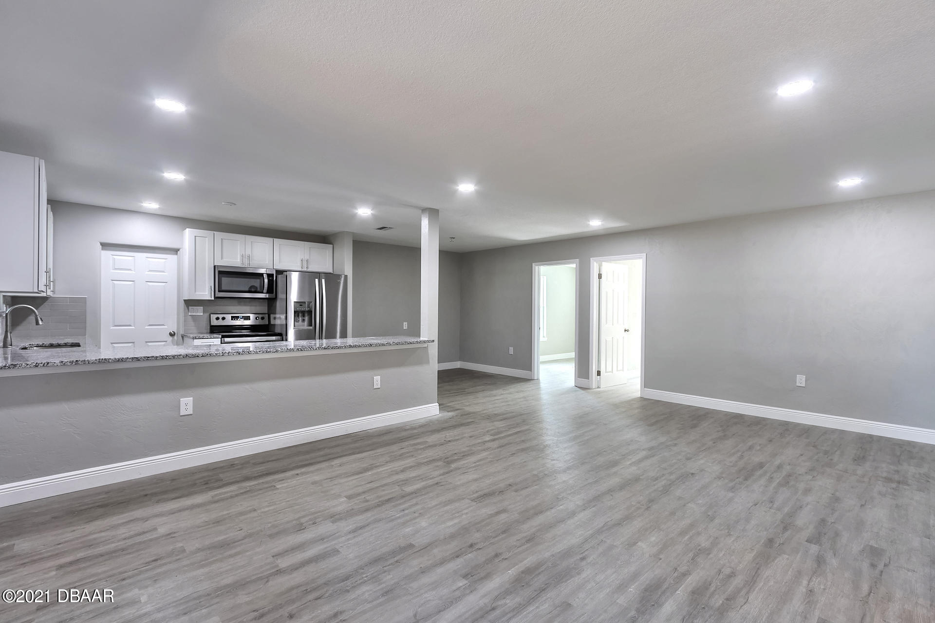 603 Ridge Boulevard South Daytona, FL 32119 - Photo 4 of 28 603-10