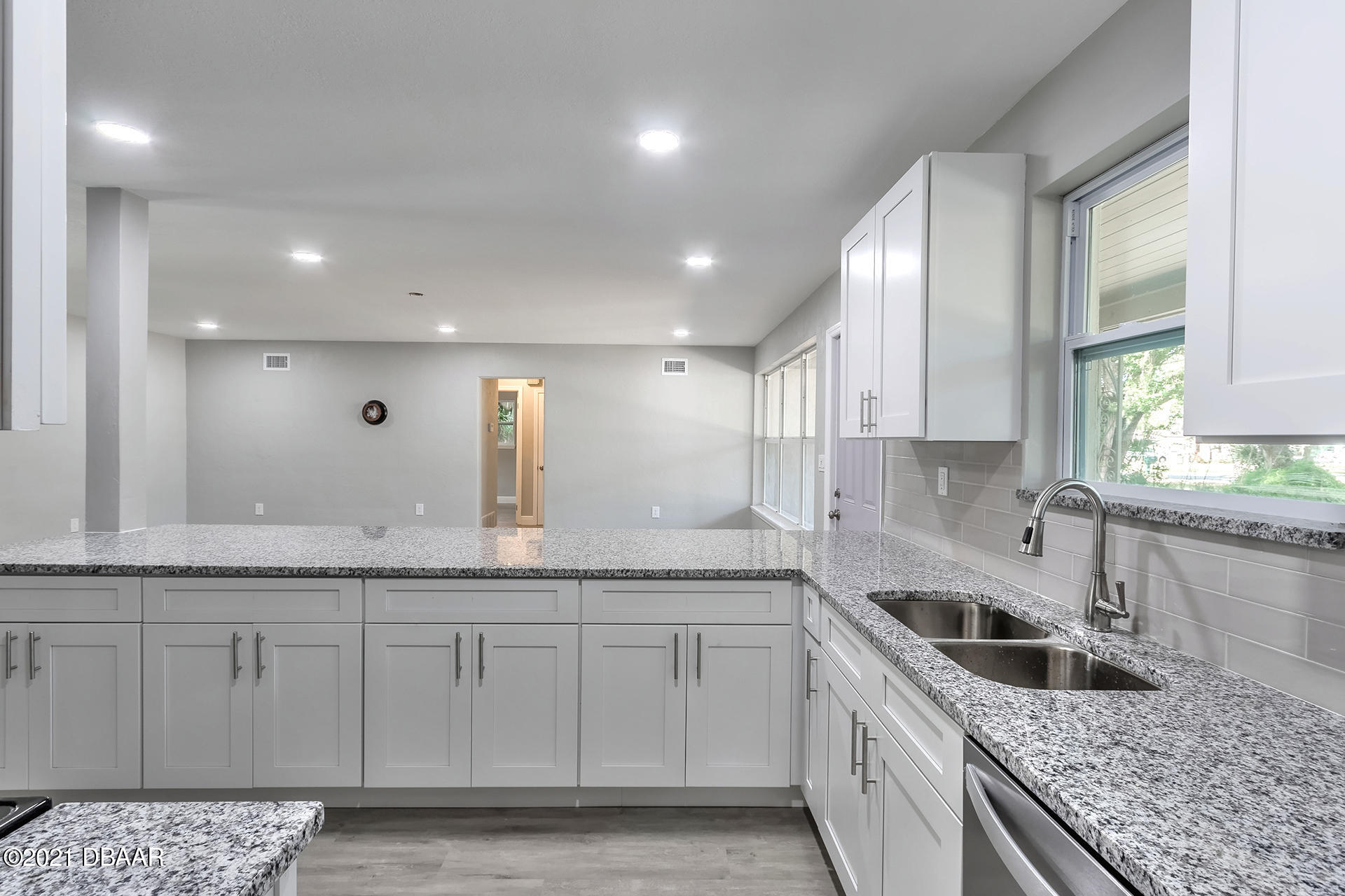 603 Ridge Boulevard South Daytona, FL 32119 - Photo 10 of 28 603-21