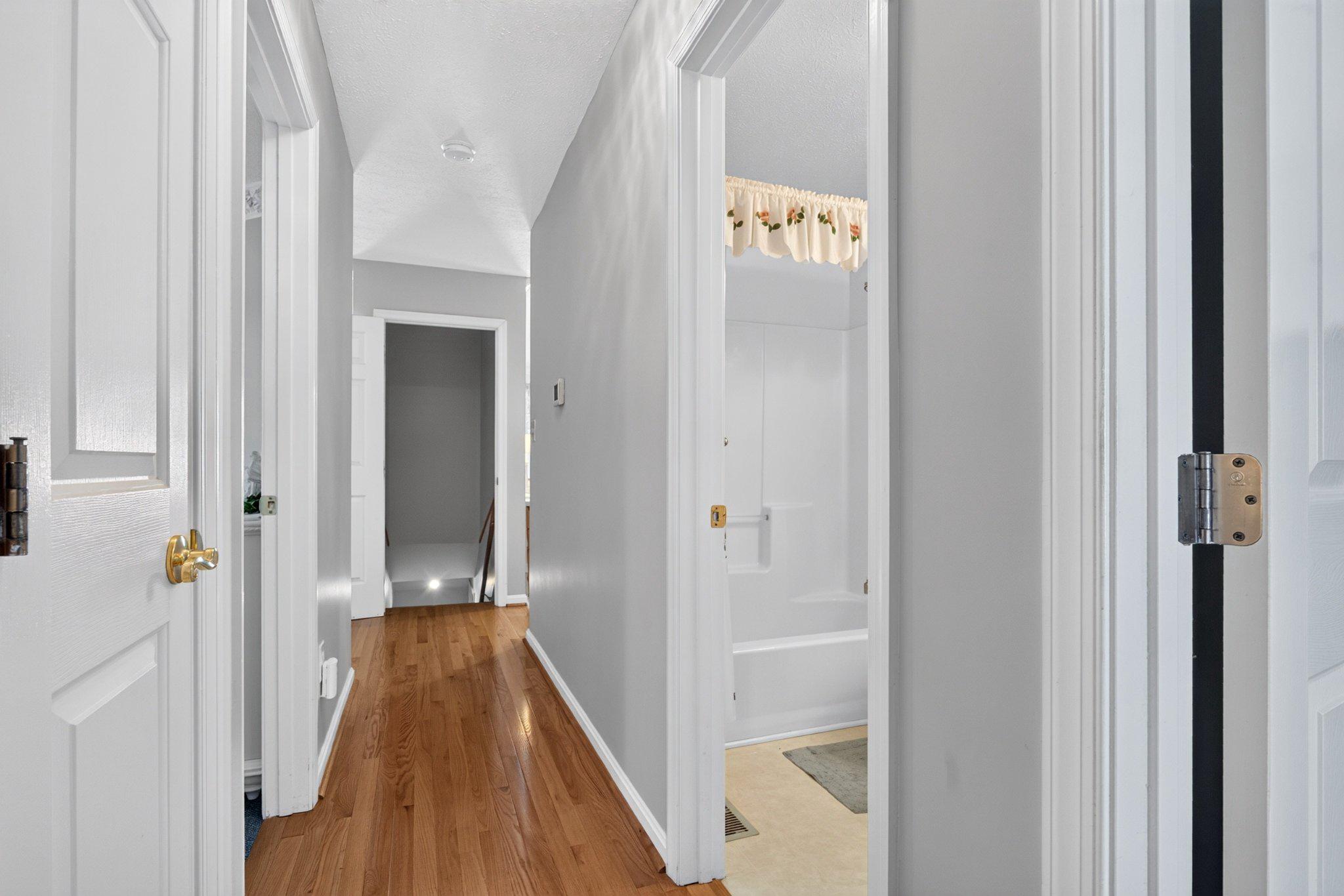 9311 Sea Point Road Baltimore, MD 21219 - Photo 16 of 32 Main level hallway