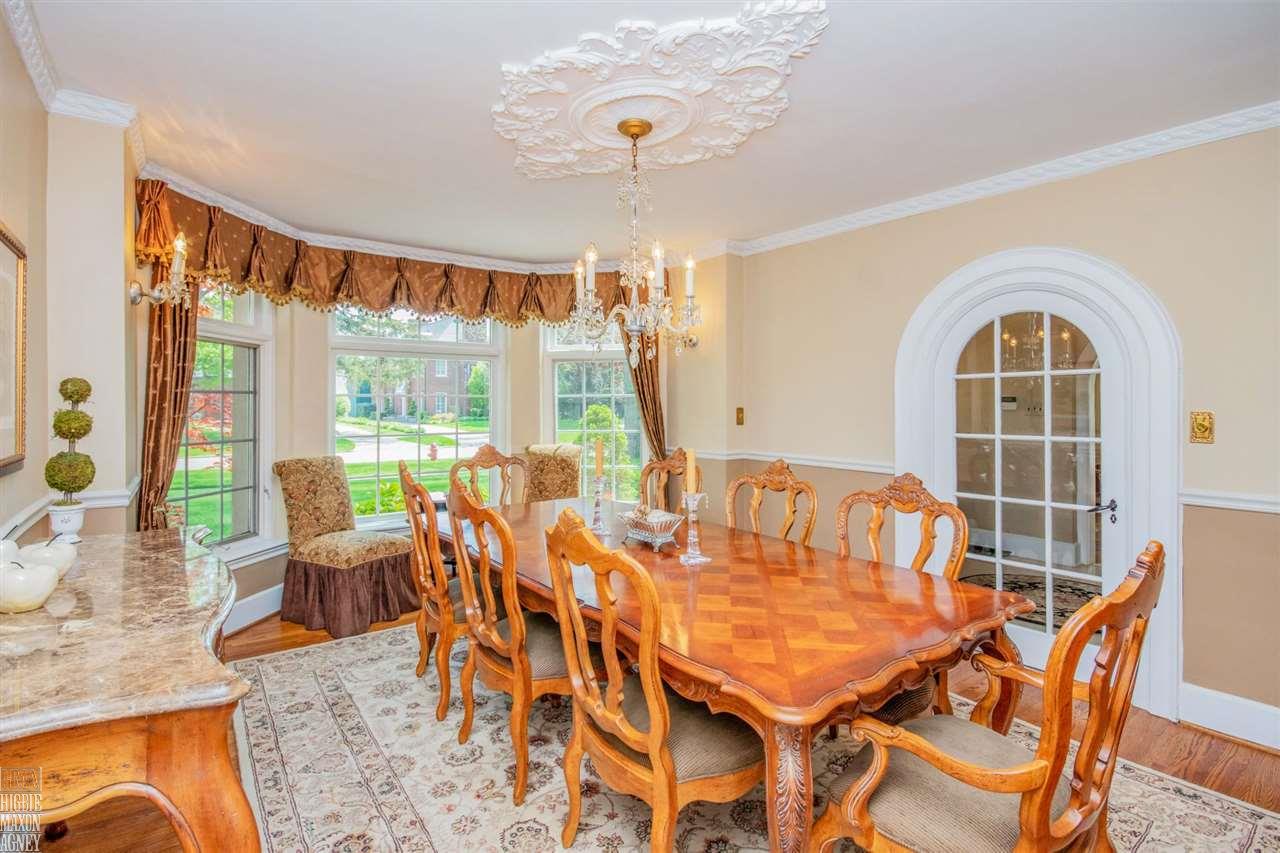1015 Yorkshire Road Grosse Pointe Park, MI 48230 - Photo 3 of 40