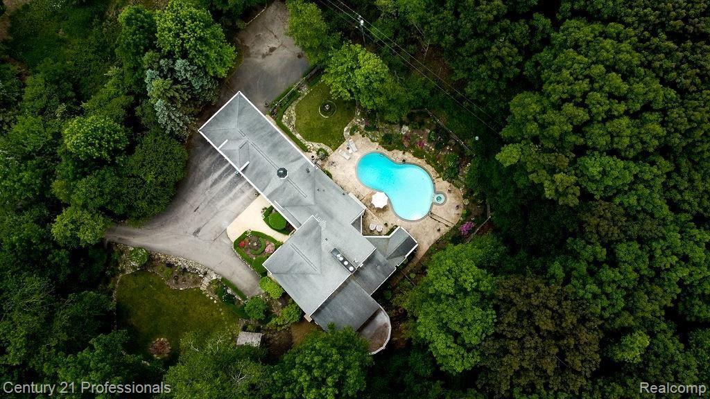 5800 Lost Lane Rochester, MI 48306 - Photo 51 of 51 DJI_0382.jpg