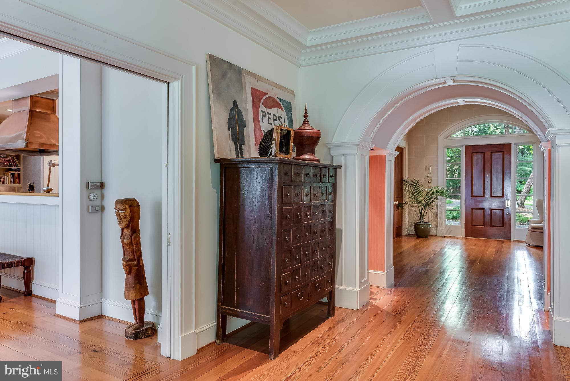30 Shadow Point Court Edgewater, MD 21037 - Photo 12 of 28 Architectural detail -- arches and open spaces