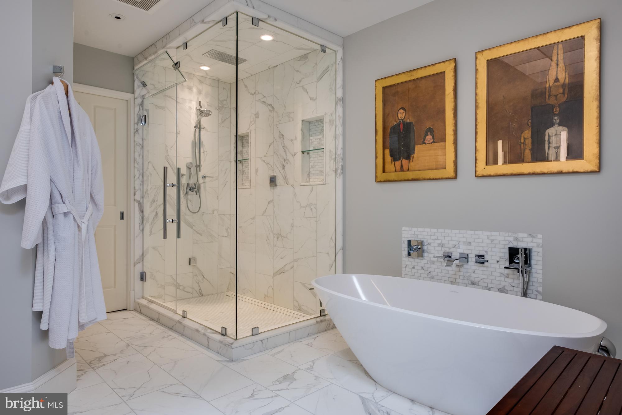 30 Shadow Point Court Edgewater, MD 21037 - Photo 22 of 28 Master Bathroom and 2 Large Walk In Closets