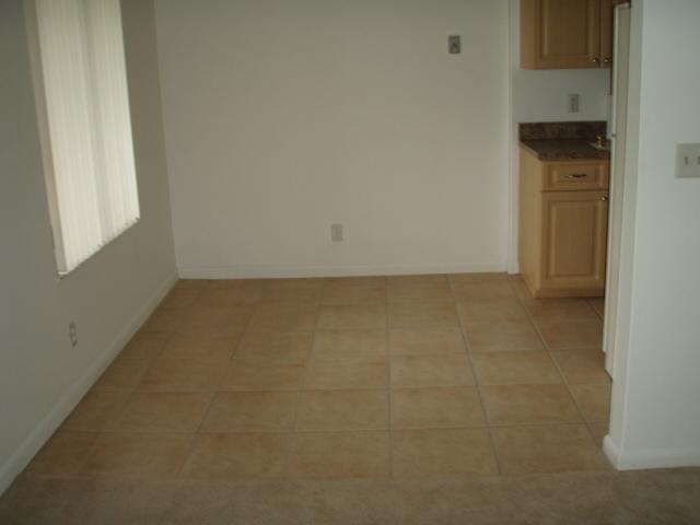 150 Pineview Road, Unit 6 Jupiter, FL 33469 - Photo 4 of 7 Dining Area
