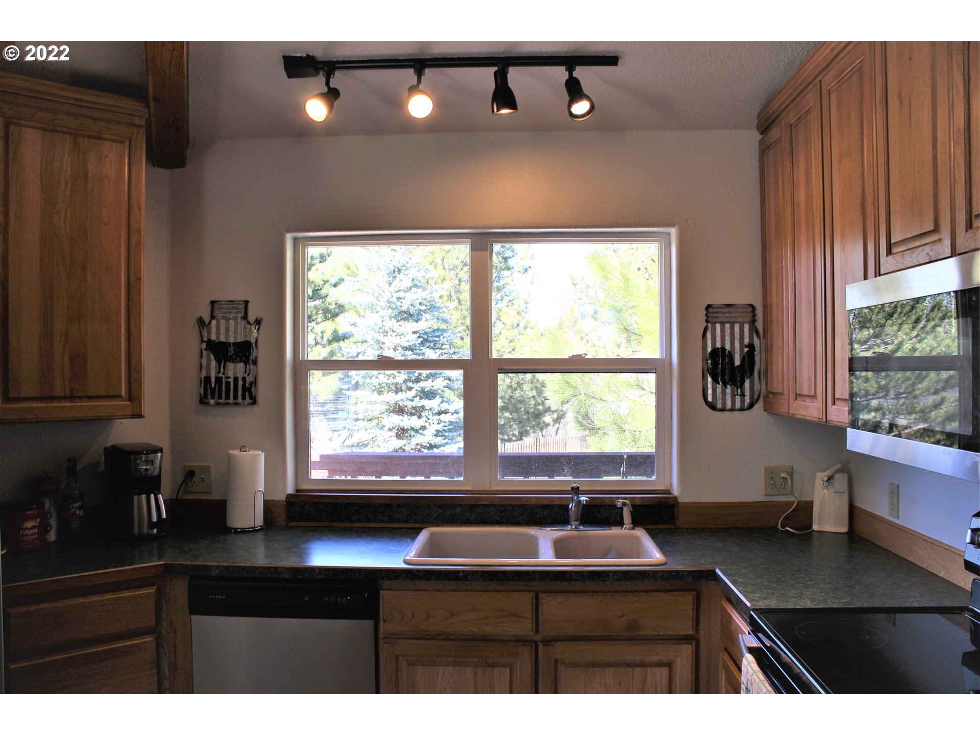 333 Pine Hollow Access Road Wamic, OR 97063 - Photo 12 of 14 Gallery Image 12
