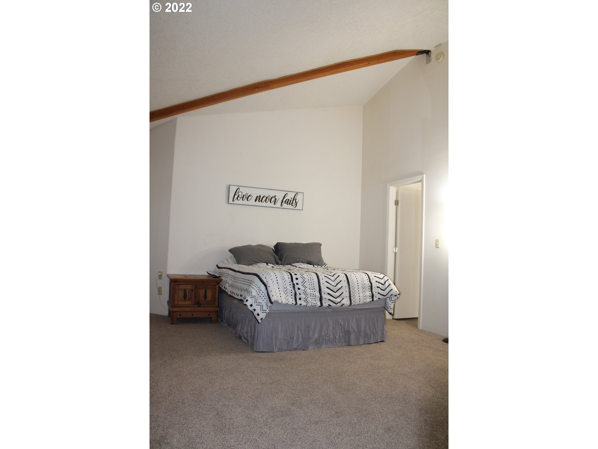 333 Pine Hollow Access Road Wamic, OR 97063 - Photo 10 of 14 Gallery Image 10