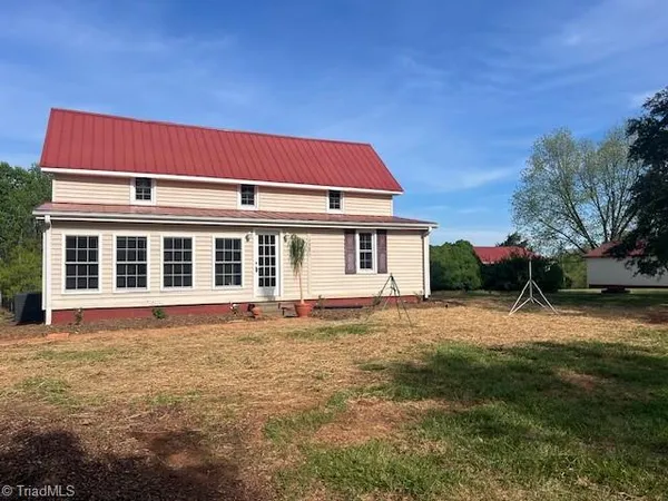 $349,900 | 1721 Garner Road, Yadkinville, NC 27055