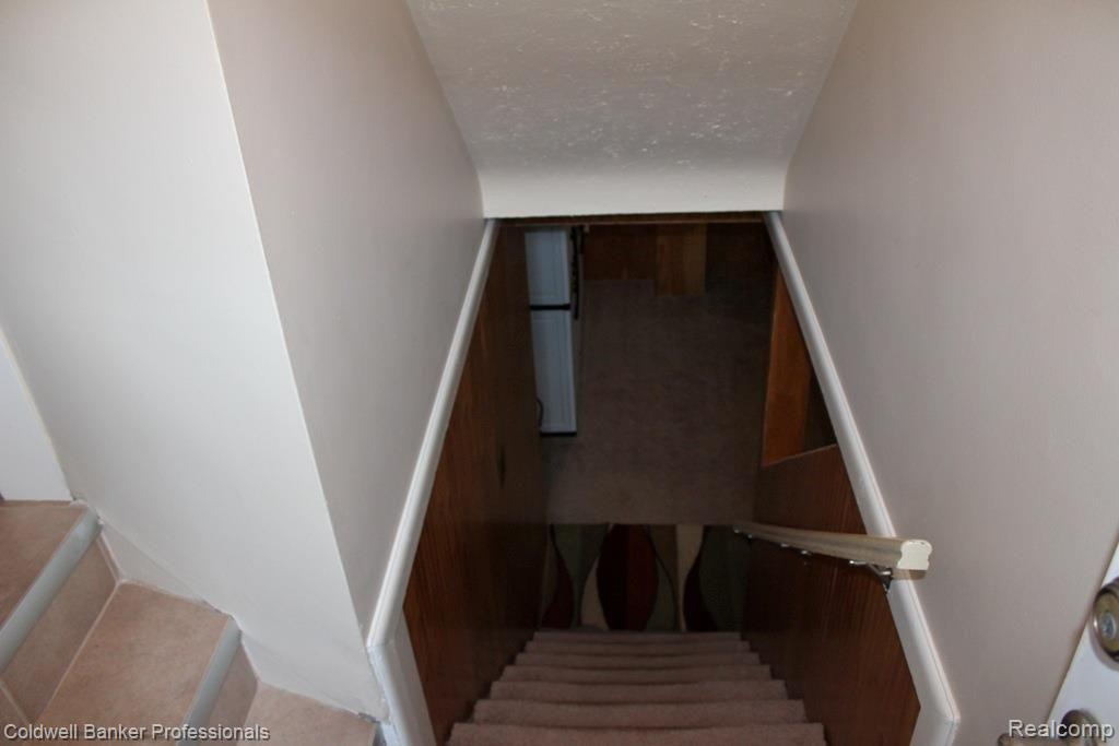 1255 Hampton Road Grosse Pointe, MI 48236 - Photo 27 of 27 IMG_1025.jpg