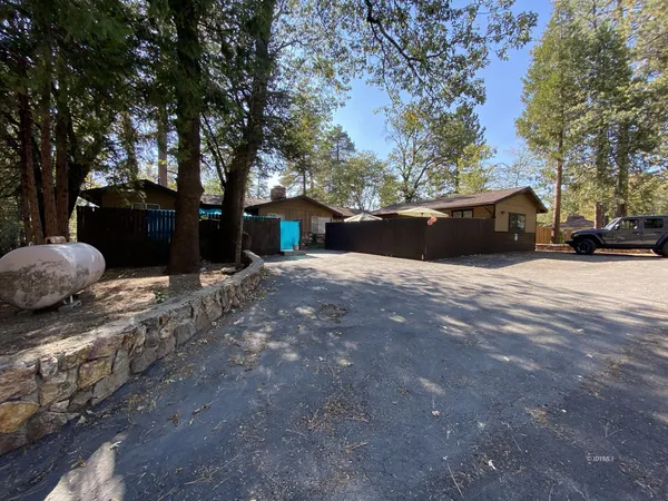$2,250 | 26785 Cedar Street, Unit A, Idyllwild, CA 92549