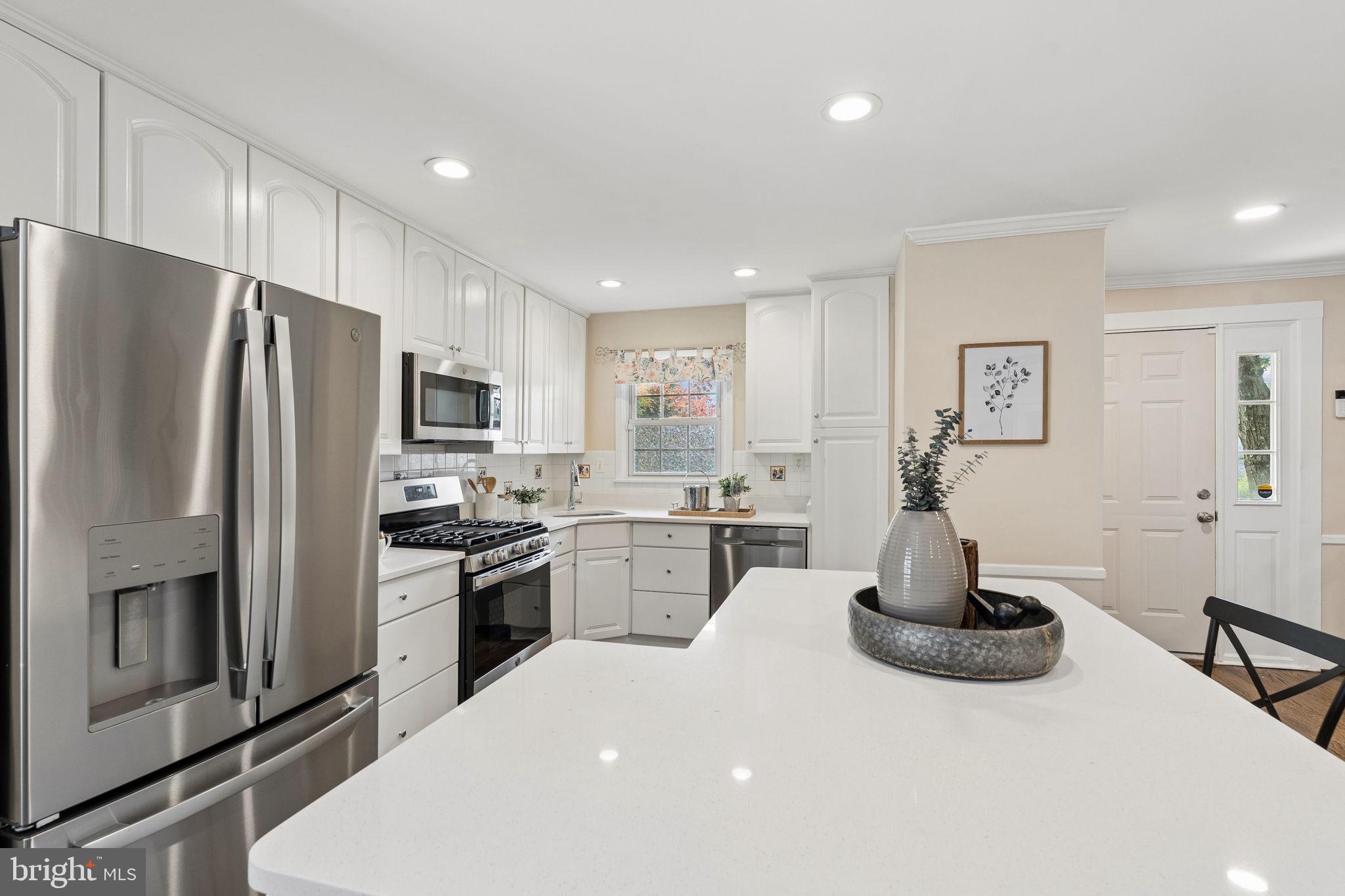 102 Othoridge Road Lutherville-Timonium, MD 21093 - Photo 8 of 43 Kitchen