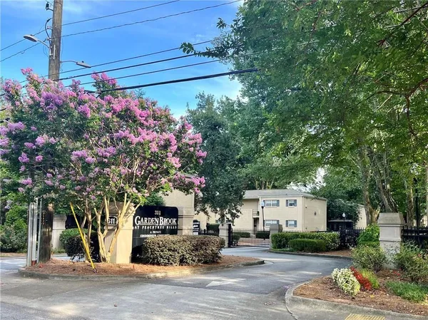 $2,300 | 311 Peachtree Hills Avenue Northeast, Unit 7A, Atlanta, GA 30305