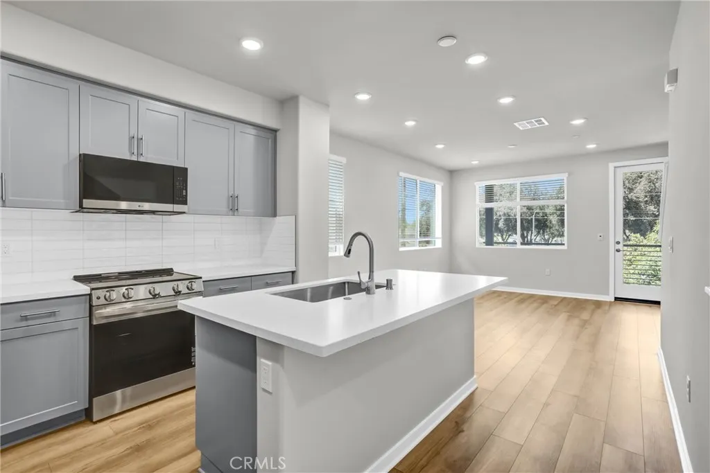 9567 Hannah Way Riverside, CA 92504 - Photo 11 of 32 Gallery Image 11