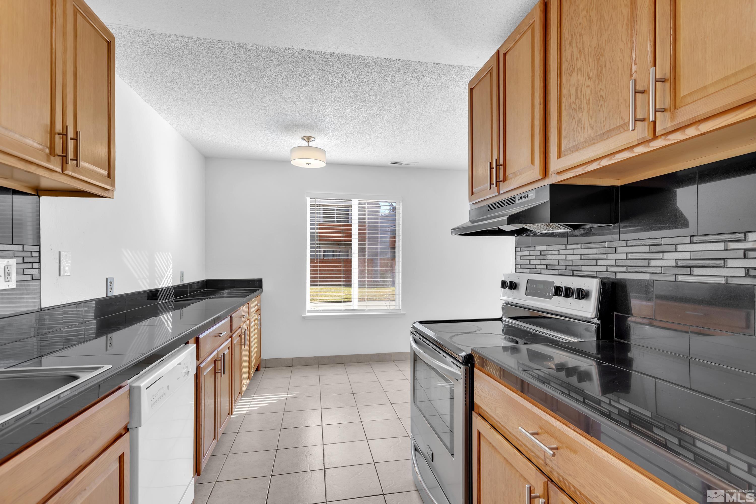 4606 Neil Road, Unit 185 Reno, NV 89502 - Photo 8 of 27 Photo 8