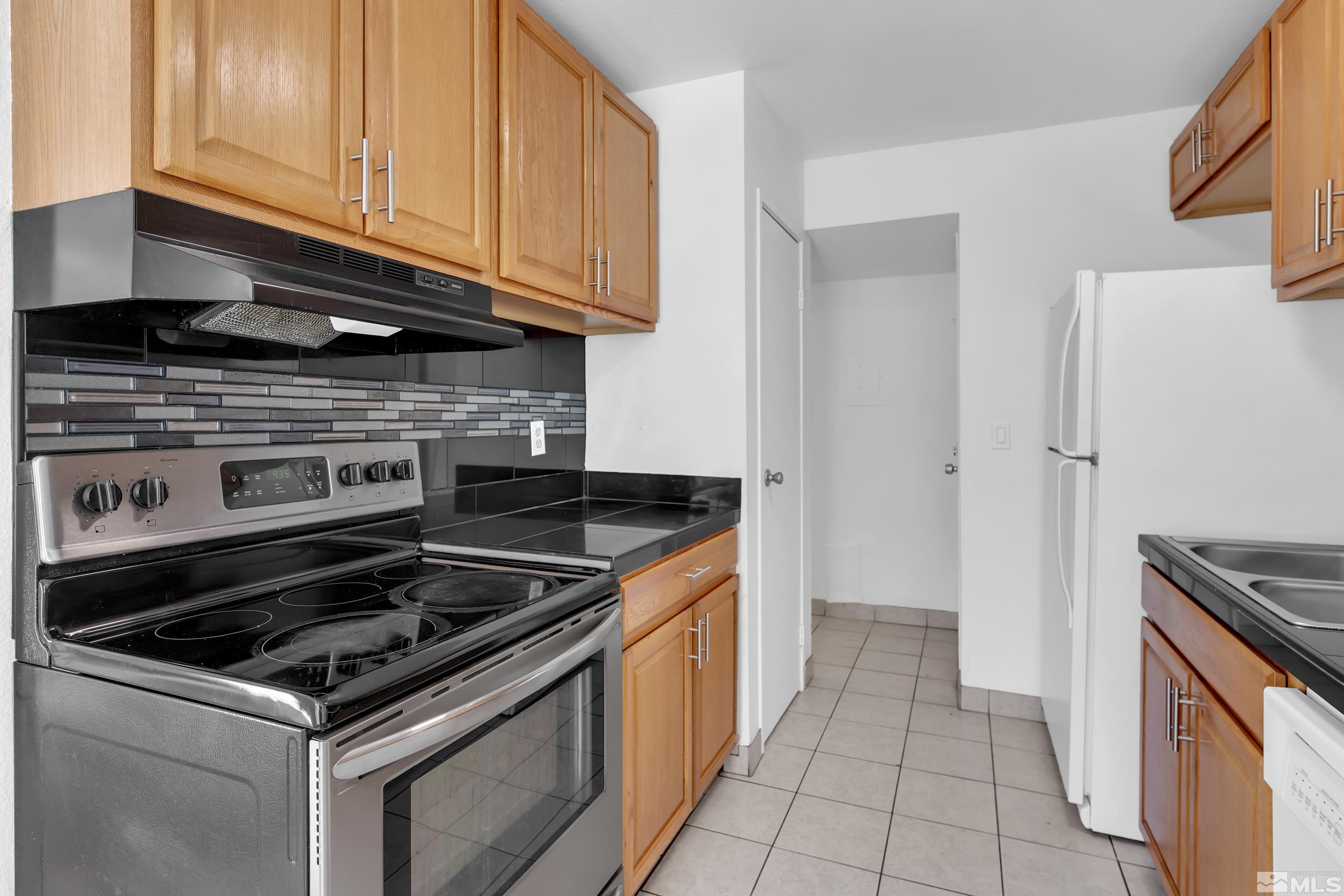 4606 Neil Road, Unit 185 Reno, NV 89502 - Photo 9 of 27 Photo 9