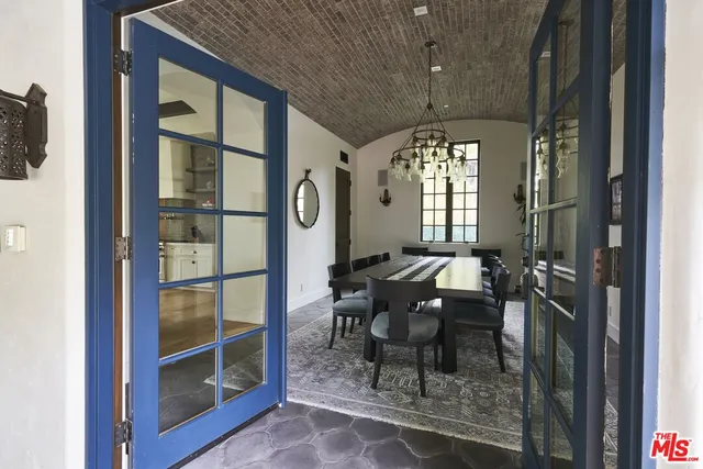 a room with furniture and screen