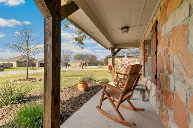 $360,000 | 1207 Mary Ann Ct,, Tioga, TX 76271