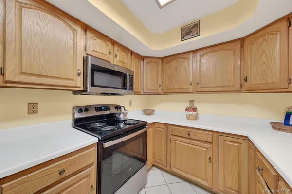 $329,930 | 47 Millholland Drive West, Fishkill, NY 12524