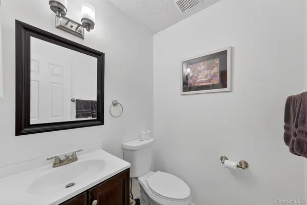 $329,930 | 47 Millholland Drive West, Fishkill, NY 12524