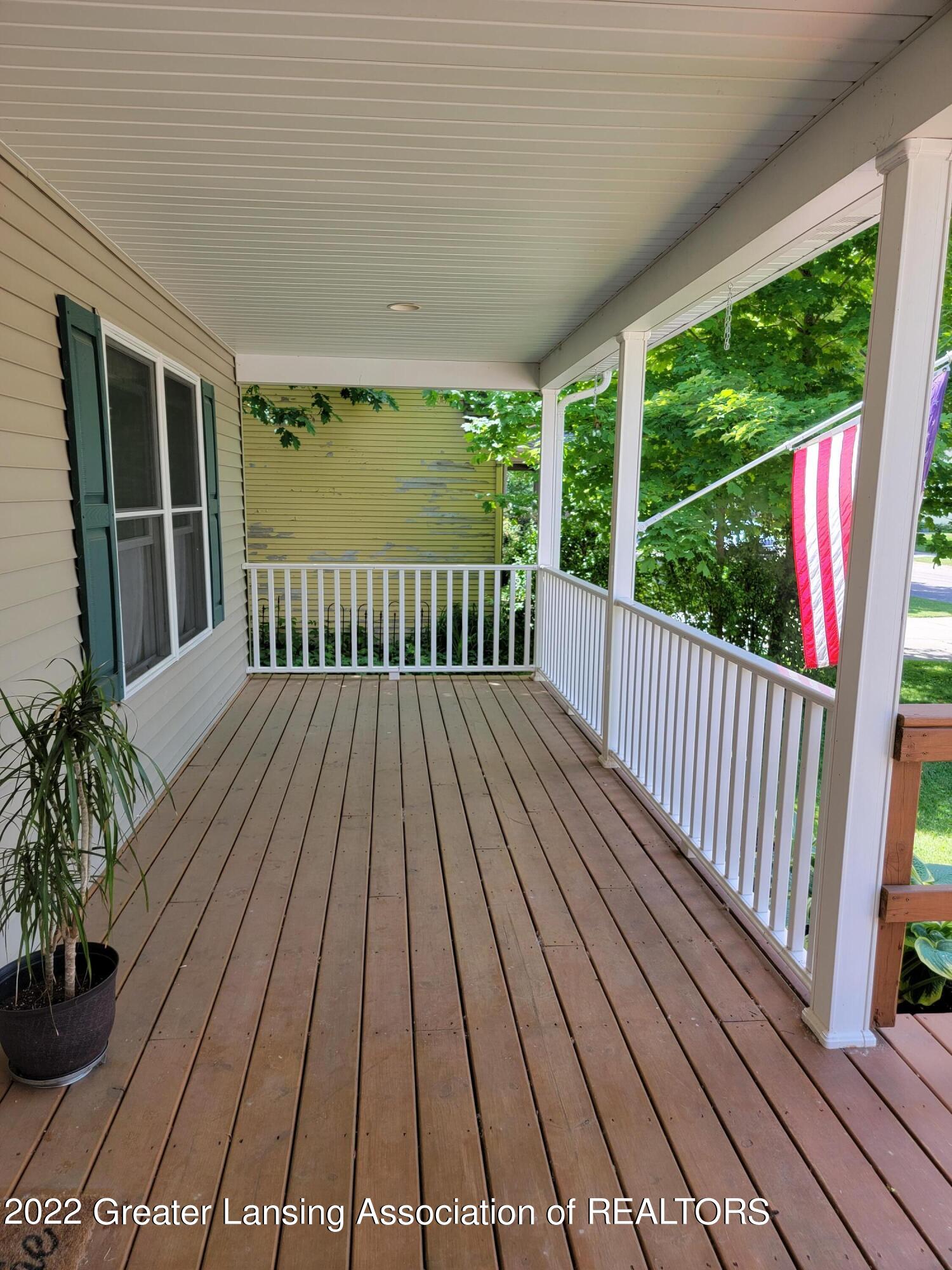 206 East Riverside Street Williamston, MI 48895 - Photo 4 of 40 20220607_145901