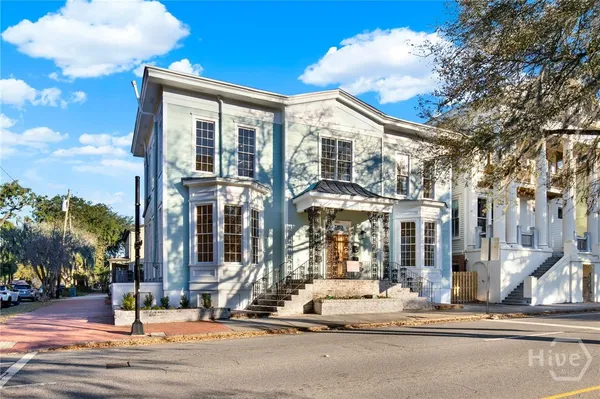 $2,900 | 804 Drayton Street, Unit 2, Savannah, GA 31401