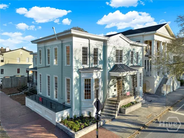 $2,900 | 804 Drayton Street, Unit 2, Savannah, GA 31401