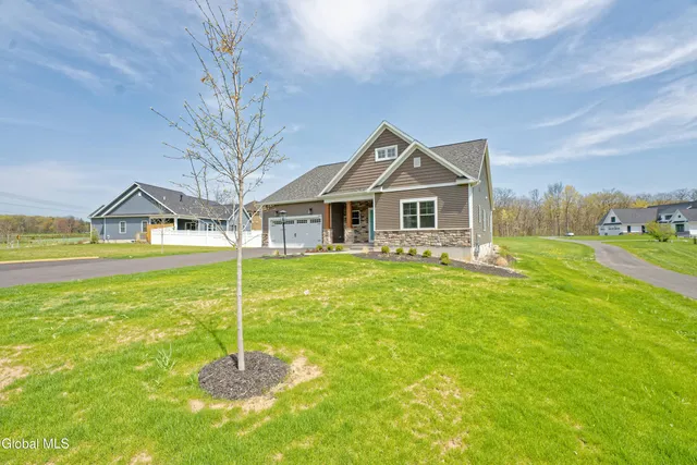 $699,000 | 2802 Phillips Road, East Greenbush, NY 12033