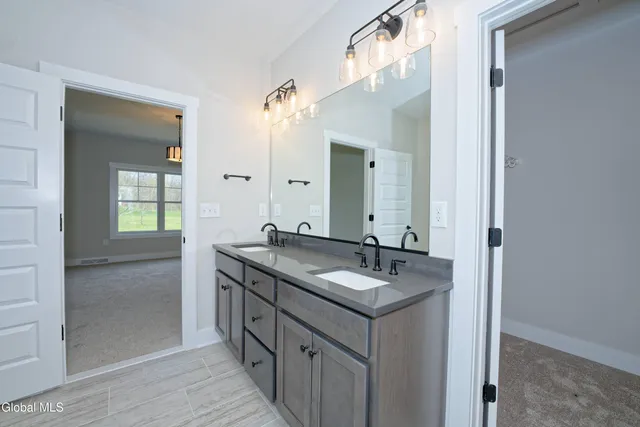 $699,000 | 2802 Phillips Road, East Greenbush, NY 12033