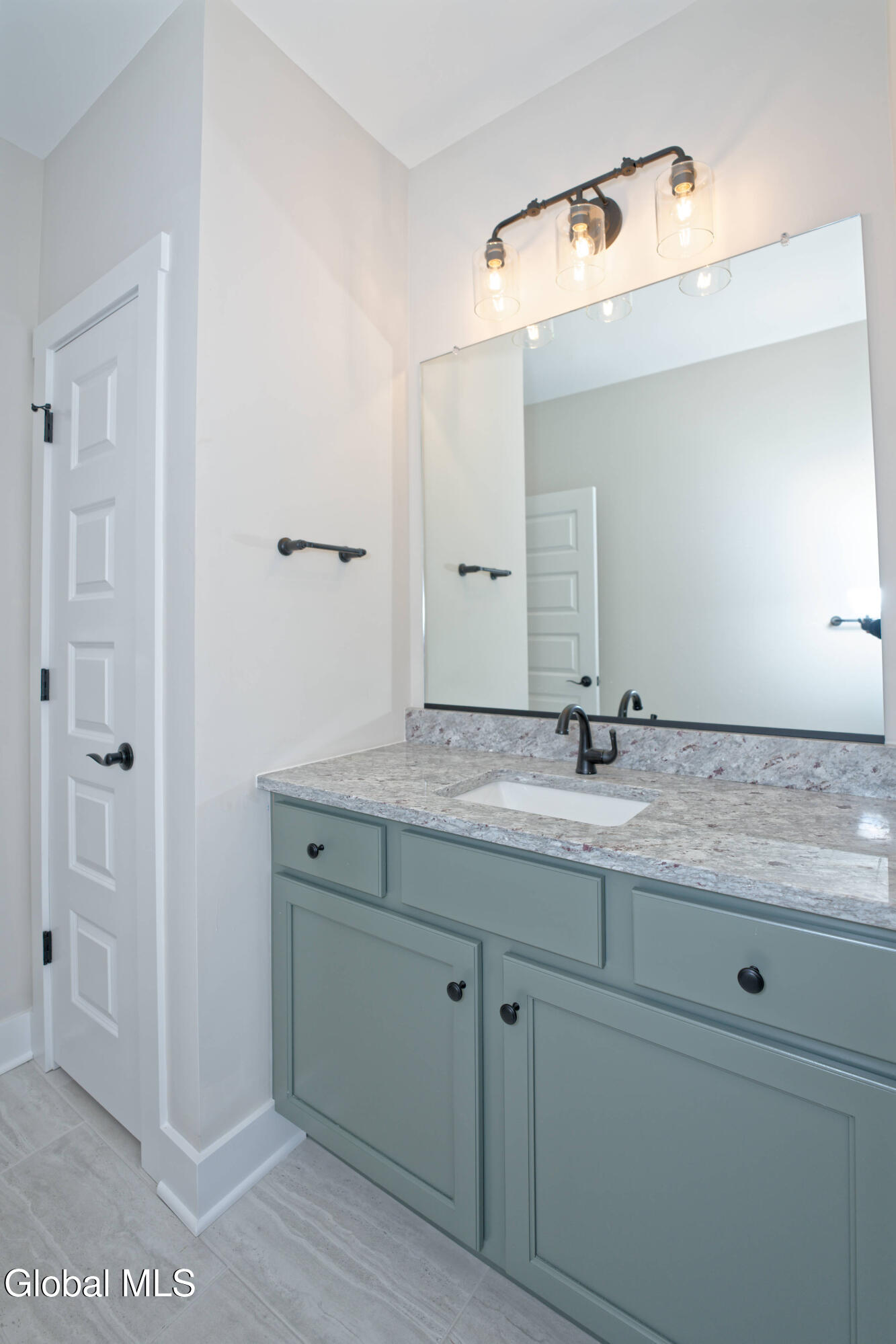 2802 Phillips Road East Greenbush, NY 12033 - Photo 19 of 26 Main Bathroom