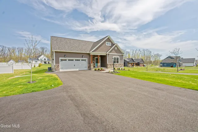 $699,000 | 2802 Phillips Road, East Greenbush, NY 12033