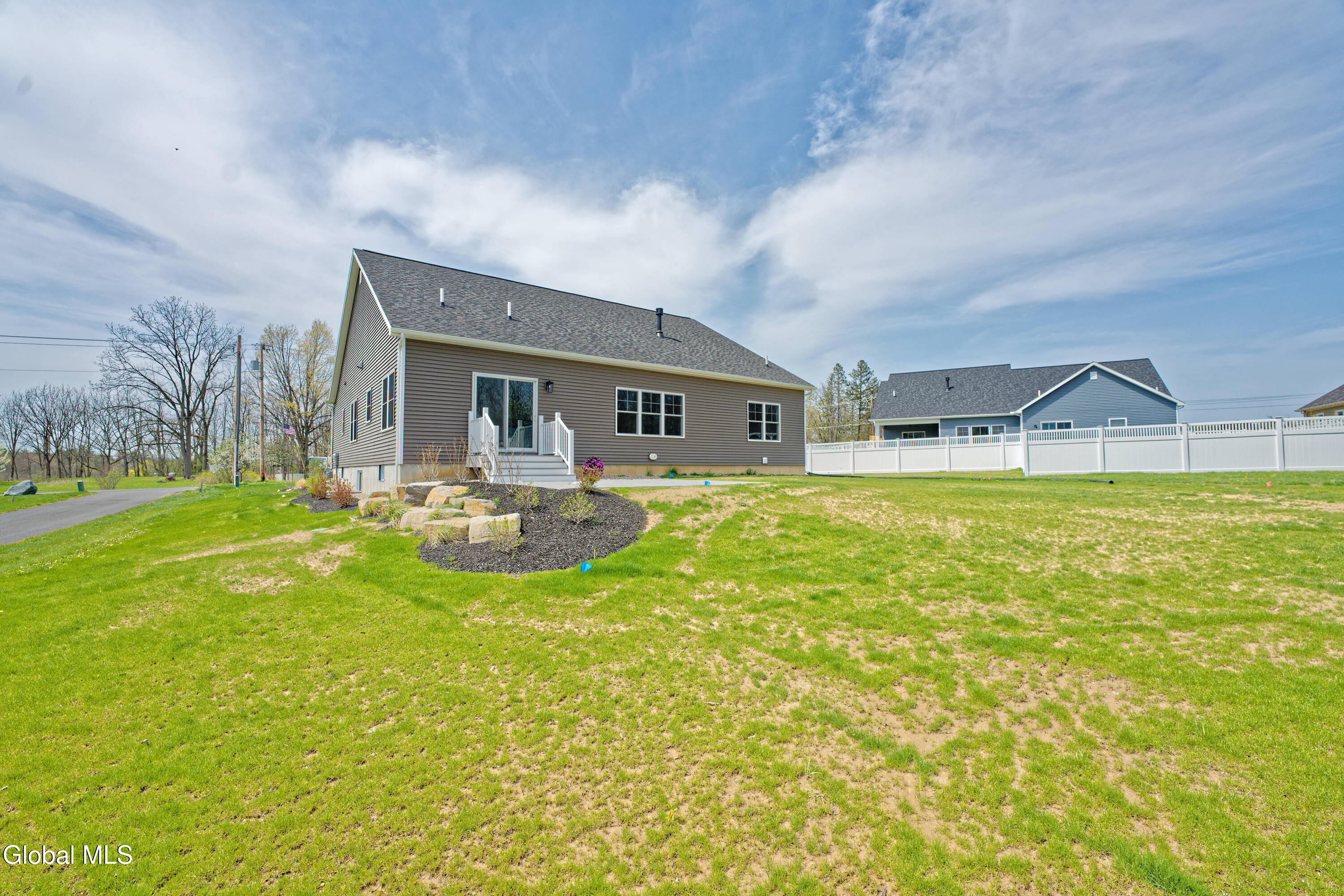 2802 Phillips Road East Greenbush, NY 12033 - Photo 24 of 26 Yard