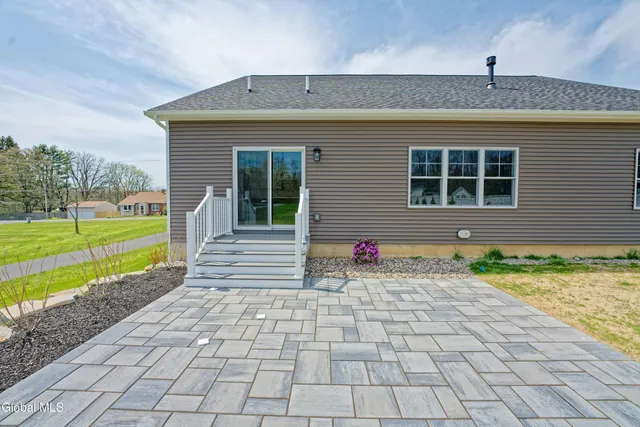 $699,000 | 2802 Phillips Road, East Greenbush, NY 12033